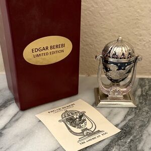 Edgar Bereni “We The People Egg”